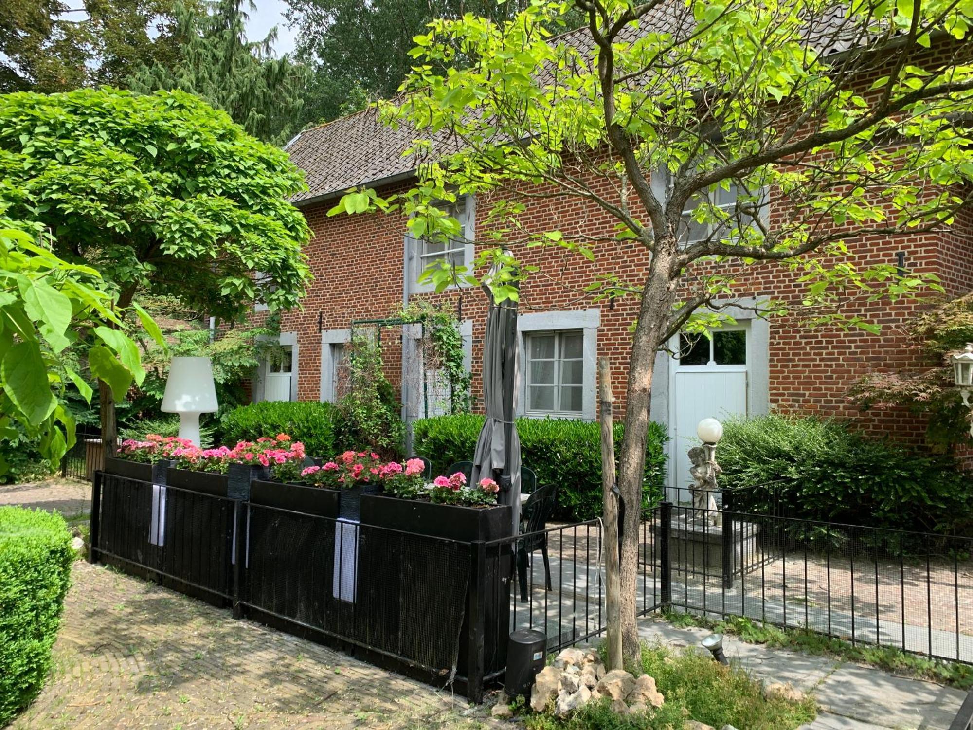Heers Vakantie Huizen De Heerlijkheid Satenberghヴィラ エクステリア 写真